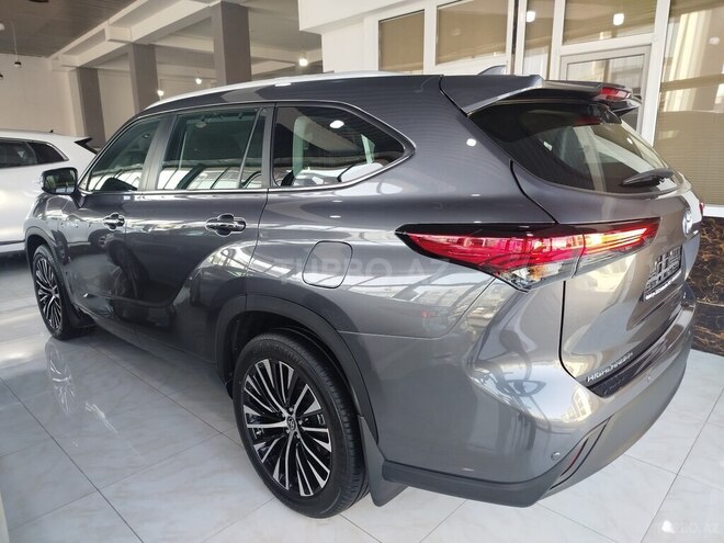 Toyota Highlander 2023, 27,000 km - 2.5 l - Bakı