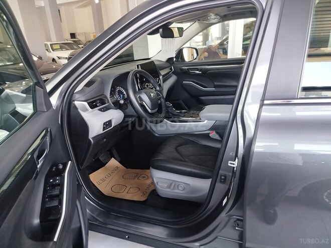 Toyota Highlander 2023, 27,000 km - 2.5 l - Bakı