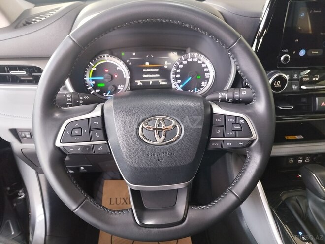 Toyota Highlander 2023, 27,000 km - 2.5 l - Bakı