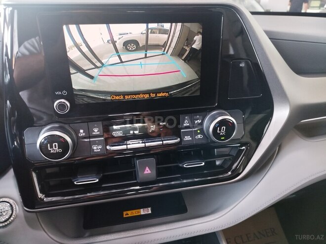 Toyota Highlander 2023, 27,000 km - 2.5 l - Bakı