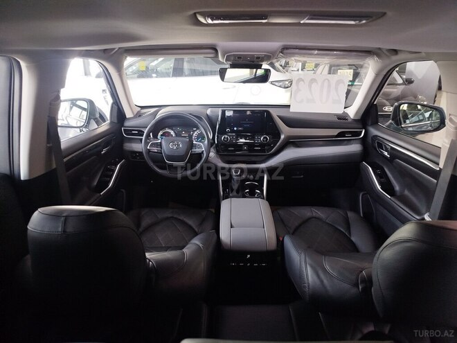 Toyota Highlander 2023, 27,000 km - 2.5 l - Bakı