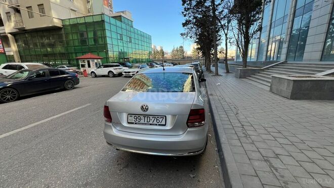 Volkswagen Polo 2019, 39,000 km - 1.6 l - Bakı