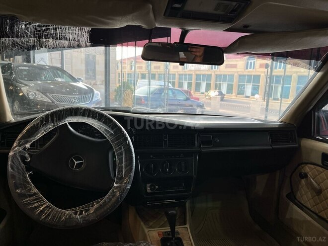 Mercedes 190-2