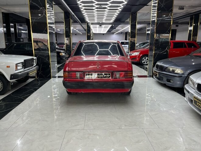 Mercedes 190-5