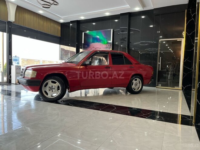 Mercedes 190-9