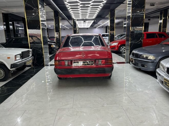 Mercedes 190-8