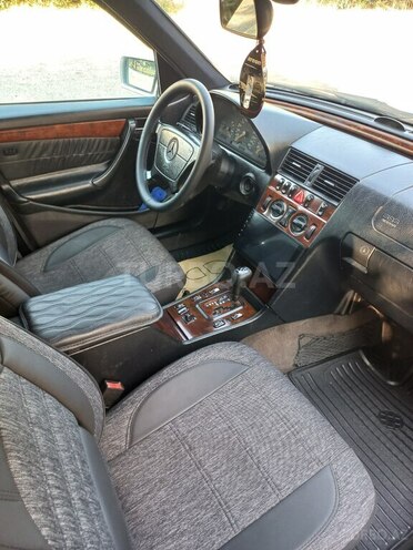 Mercedes C 240 1999, 317,000 km - 2.4 l - Bakı