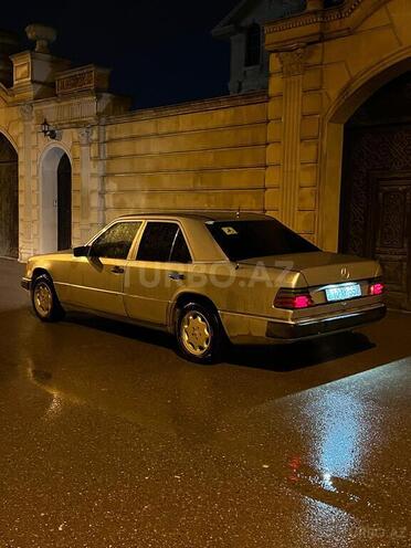 Mercedes E 200 1991, 468,000 km - 2.0 l - Bakı