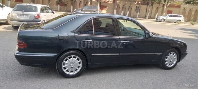 Mercedes E 270 2000, 350,000 km - 2.7 l - Bakı