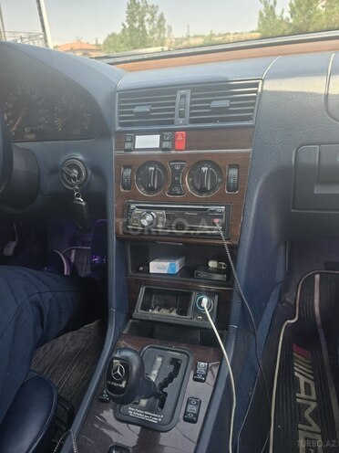 Mercedes C 180 1994, 324,000 km - 1.8 л - Quba