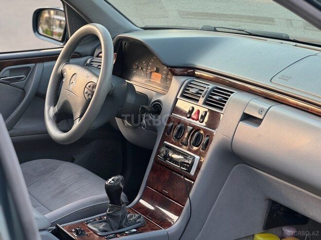 Mercedes E 200 2000, 350,000 km - 2.0 л - Gəncə