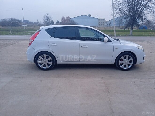 Hyundai i30 2009, 270,000 km - 1.4 л - Şabran