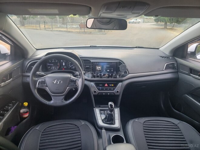 Hyundai Avante 2017, 220,125 km - 1.6 л - Bakı