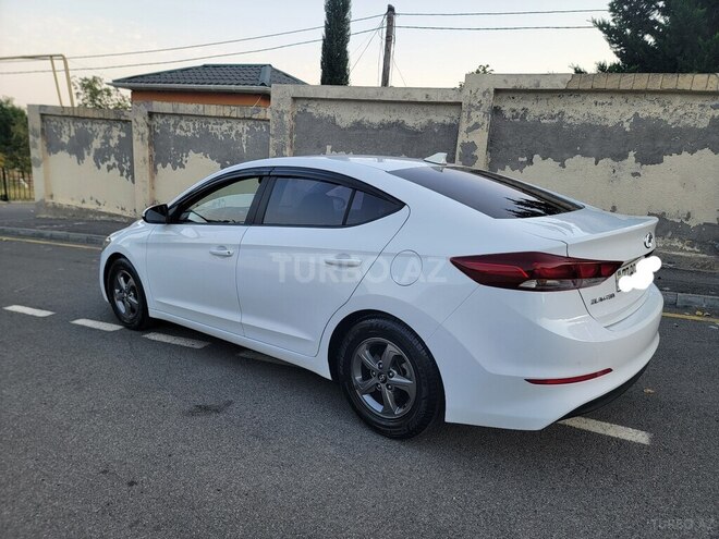Hyundai Avante 2017, 220,125 km - 1.6 л - Bakı