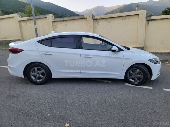 Hyundai Avante 2017, 220,125 km - 1.6 л - Bakı