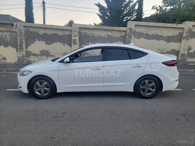 Hyundai Avante 2017, 220,125 km - 1.6 л - Bakı