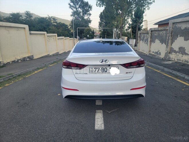 Hyundai Avante 2017, 220,125 km - 1.6 л - Bakı