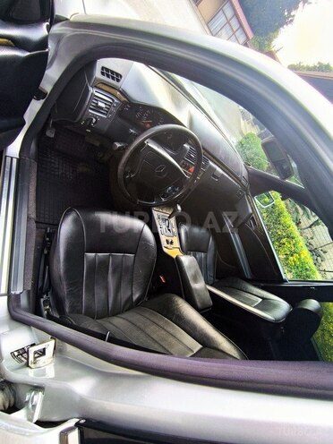 Mercedes E 240 1998, 395,000 km - 2.4 l - Masallı