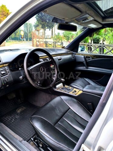 Mercedes E 240 1998, 395,000 km - 2.4 l - Masallı