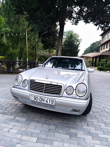 Mercedes E 240 1998, 395,000 km - 2.4 l - Masallı