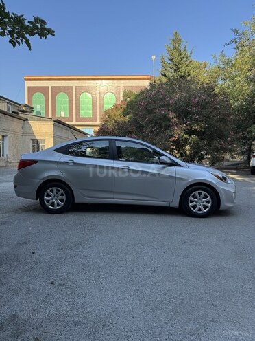 Hyundai Accent 2015, 132,000 km - 1.6 l - Bakı
