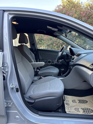 Hyundai Accent 2015, 132,000 km - 1.6 l - Bakı
