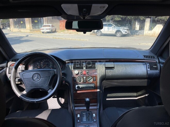 Mercedes E 230 1997, 350,000 km - 2.3 l - Bakı