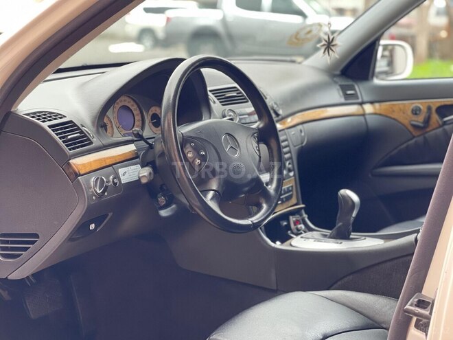 Mercedes E 320-10