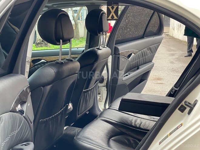 Mercedes E 320-12