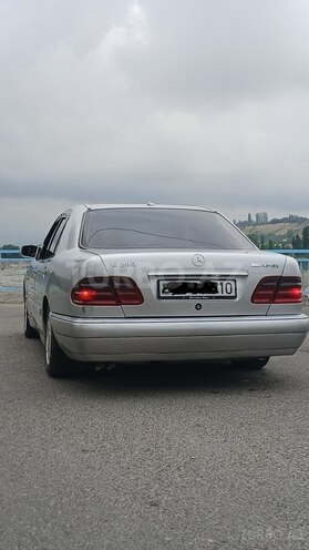Mercedes E 280 1999, 223,344 km - 2.8 l - Quba
