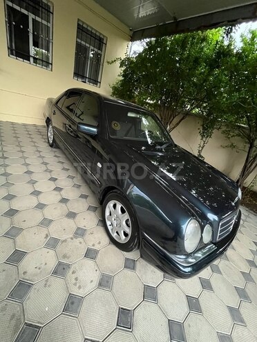 Mercedes E 200 d 1999, 663,600 km - 2.2 л - Goranboy