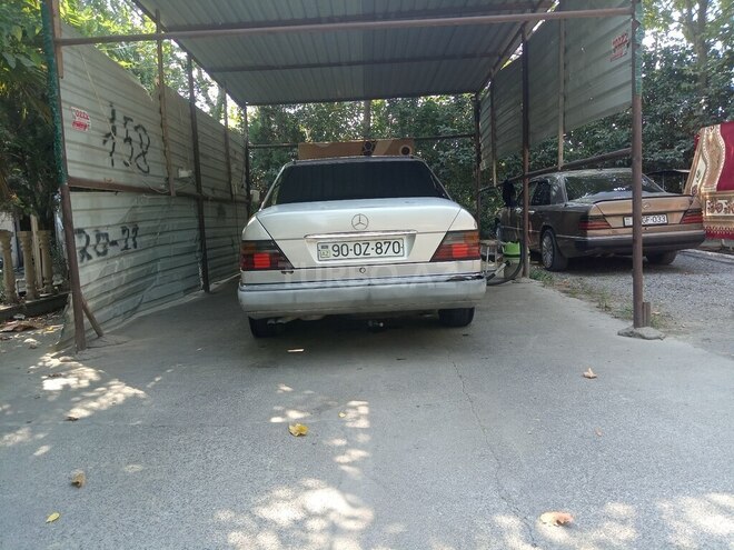 Mercedes E 250 1993, 558,885 km - 2.5 l - Tərtər