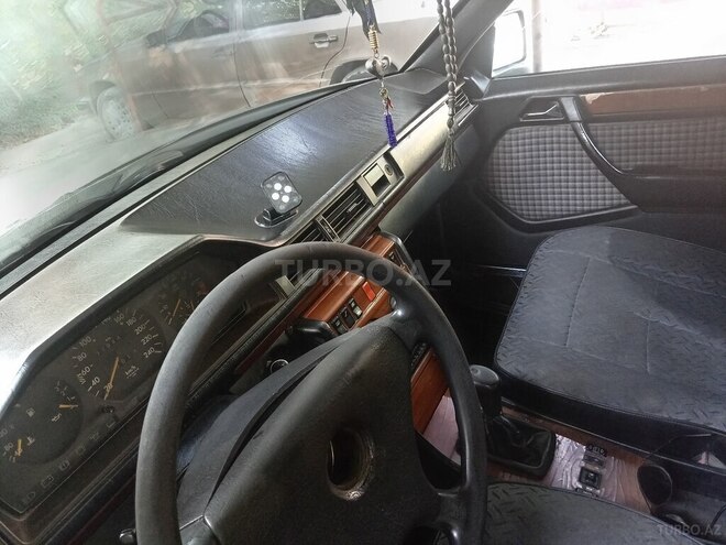 Mercedes E 250 1993, 558,885 km - 2.5 l - Tərtər
