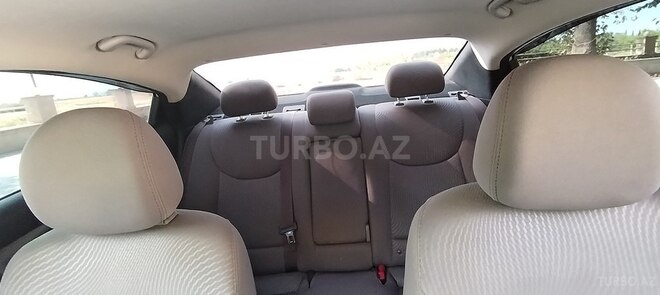 Hyundai Elantra 2015, 133,000 km - 1.8 л - Qazax