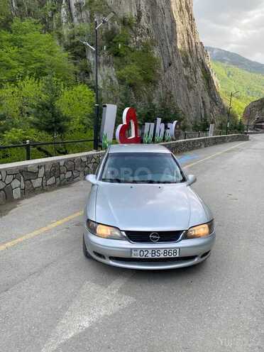 Opel Vectra 1996, 235,741 km - 1.8 l - Quba
