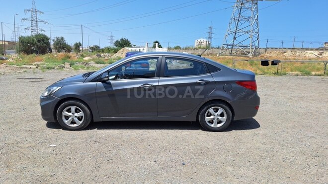 Hyundai Accent 2013, 395,000 km - 1.6 l - Bakı