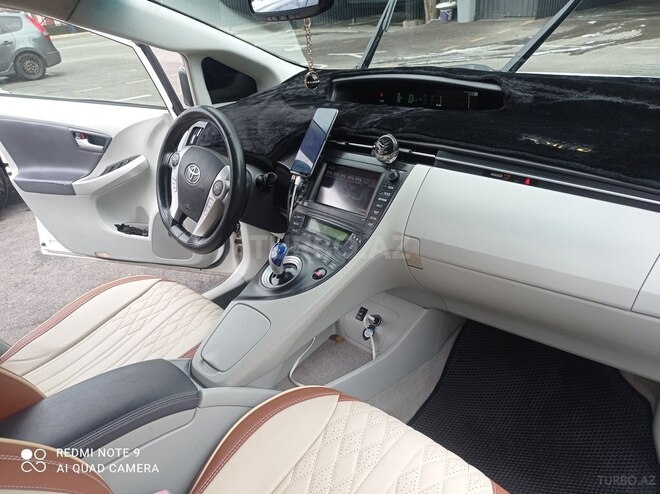 Toyota Prius 2011, 220,000 km - 1.8 l - Bakı