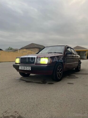 Mercedes 190 1992, 380,000 km - 2.0 l - Salyan