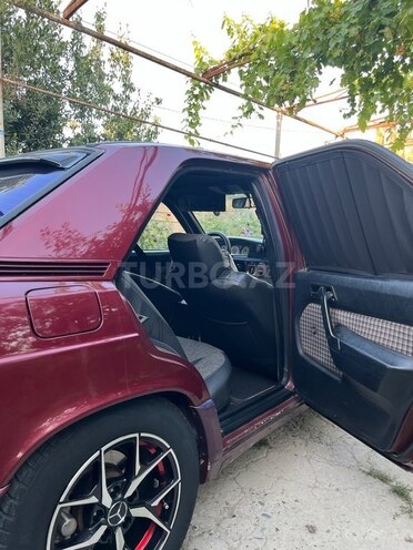 Mercedes 190 1992, 380,000 km - 2.0 l - Salyan