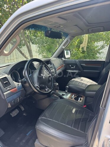 Mitsubishi Pajero 2007, 233,500 km - 3.8 l - Bakı