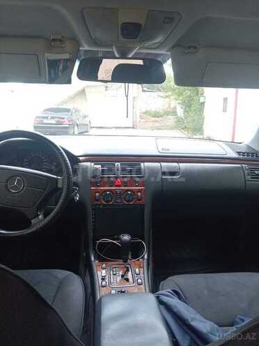 Mercedes E 240 1999, 410,000 km - 2.4 л - Bakı