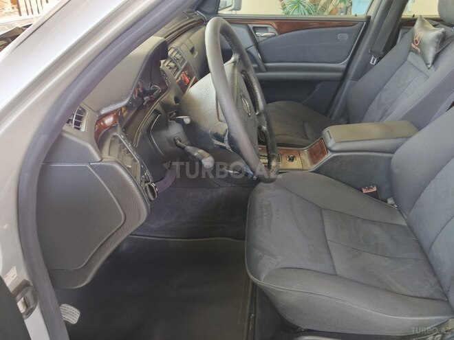 Mercedes E 200 1996, 290,571 km - 2.0 l - Beyləqan