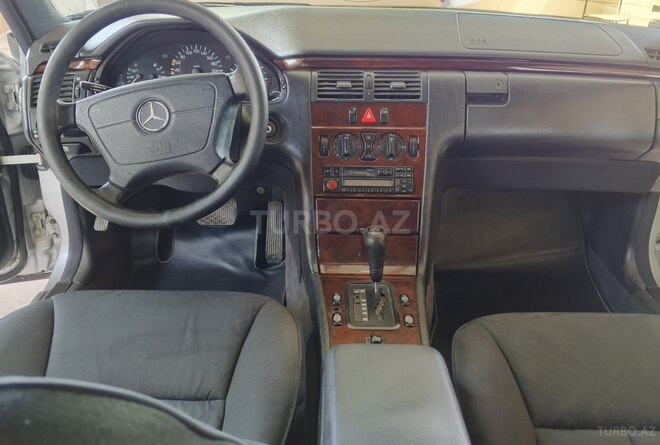 Mercedes E 200 1996, 290,571 km - 2.0 l - Beyləqan
