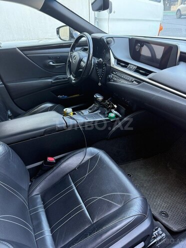 Lexus ES 250 2019, 135,000 km - 2.5 л - Bakı