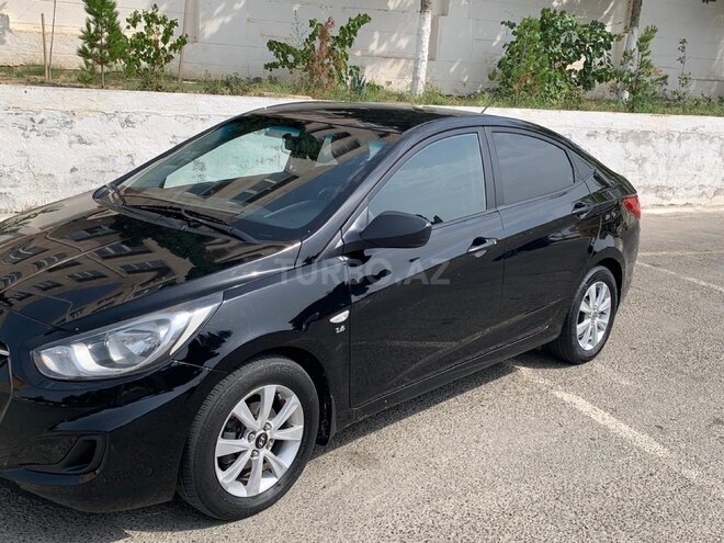 Hyundai Solaris 2014, 302,820 km - 1.6 l - Bakı