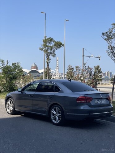 Volkswagen Passat (North America) 2015, 253,580 km - 1.8 l - Bakı
