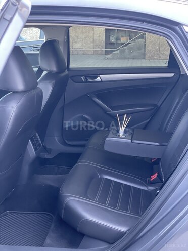 Volkswagen Passat (North America) 2015, 253,580 km - 1.8 l - Bakı