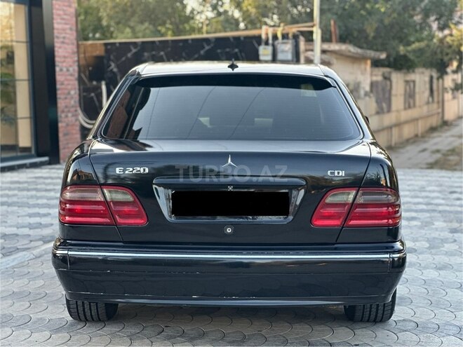 Mercedes E 220 d 2000, 310,000 km - 2.2 l - Salyan