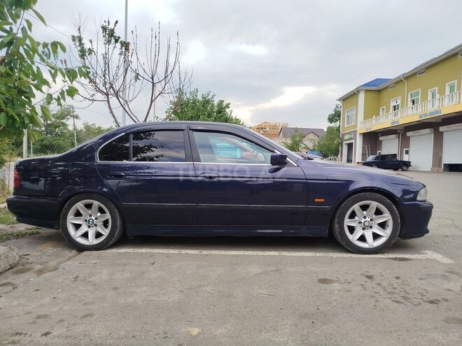 BMW 523 1997, 580,000 km - 2.5 l - Qusar
