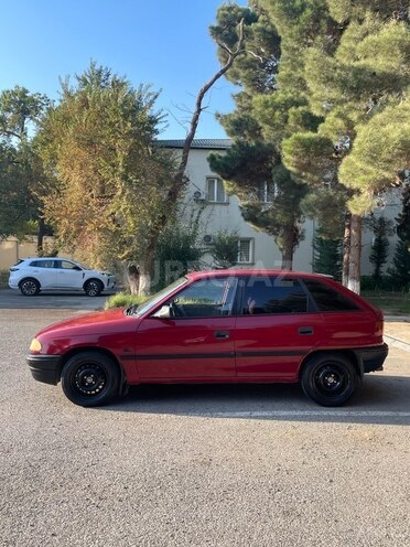 Opel Astra 1992, 321,000 km - 2.0 l - Sumqayıt